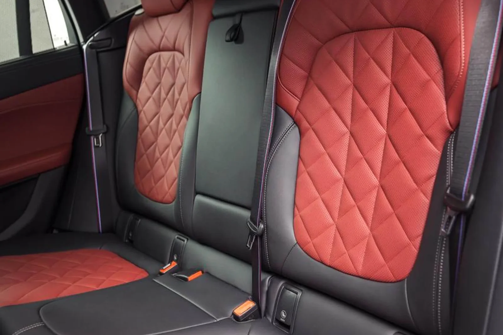 Alquiler BMW X4  Blanco 2024 en Dubái