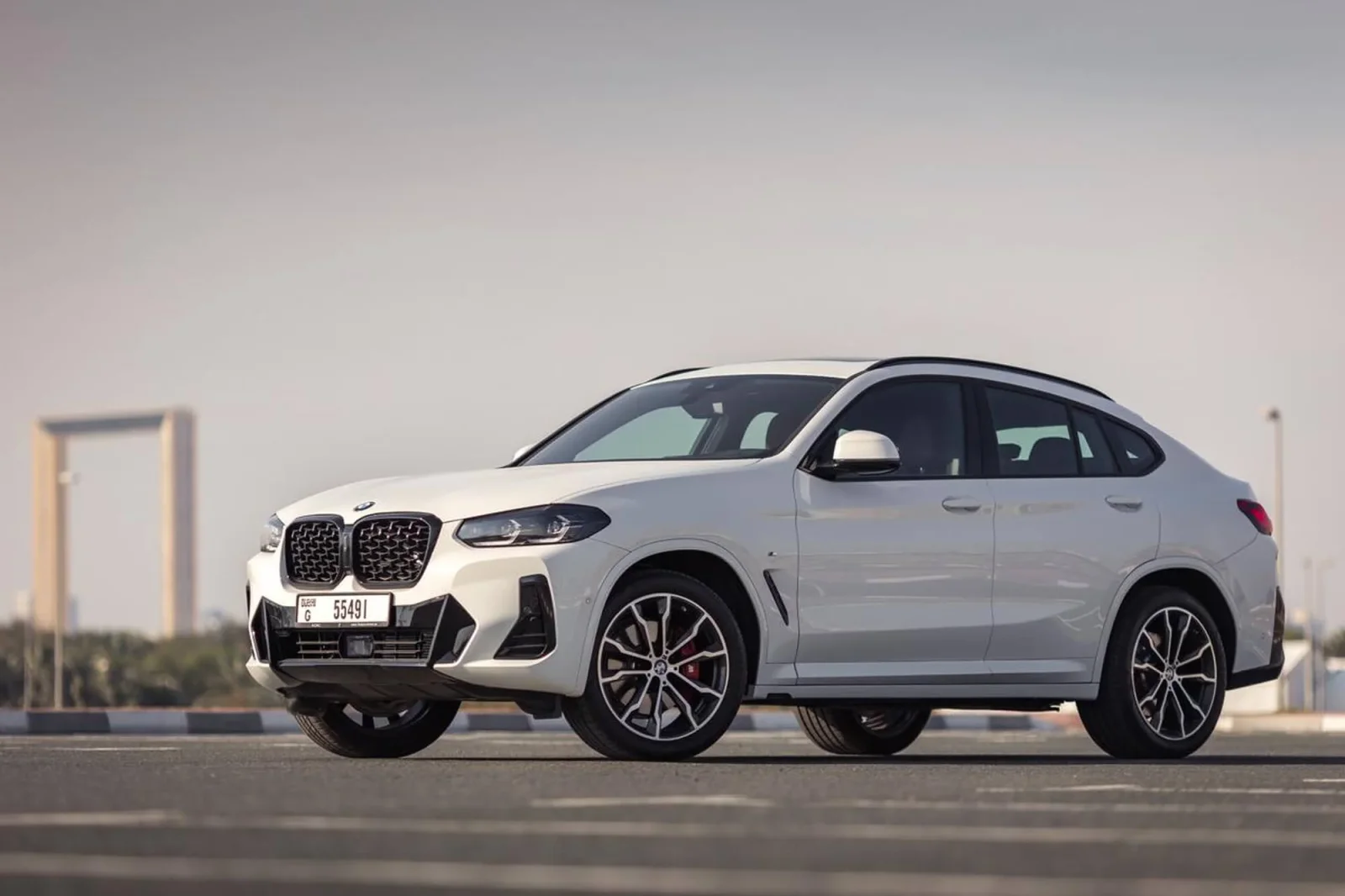 Alquiler BMW X4  Blanco 2024 en Dubái