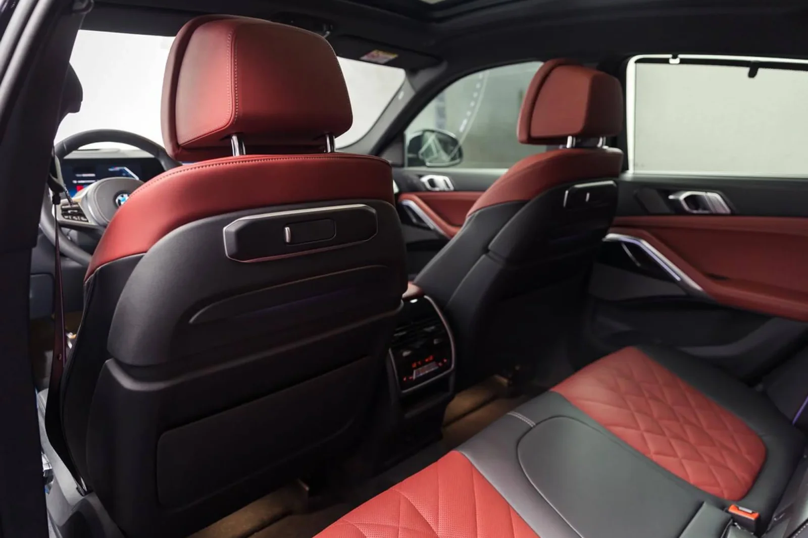 Alquiler BMW X4  Blanco 2024 en Dubái