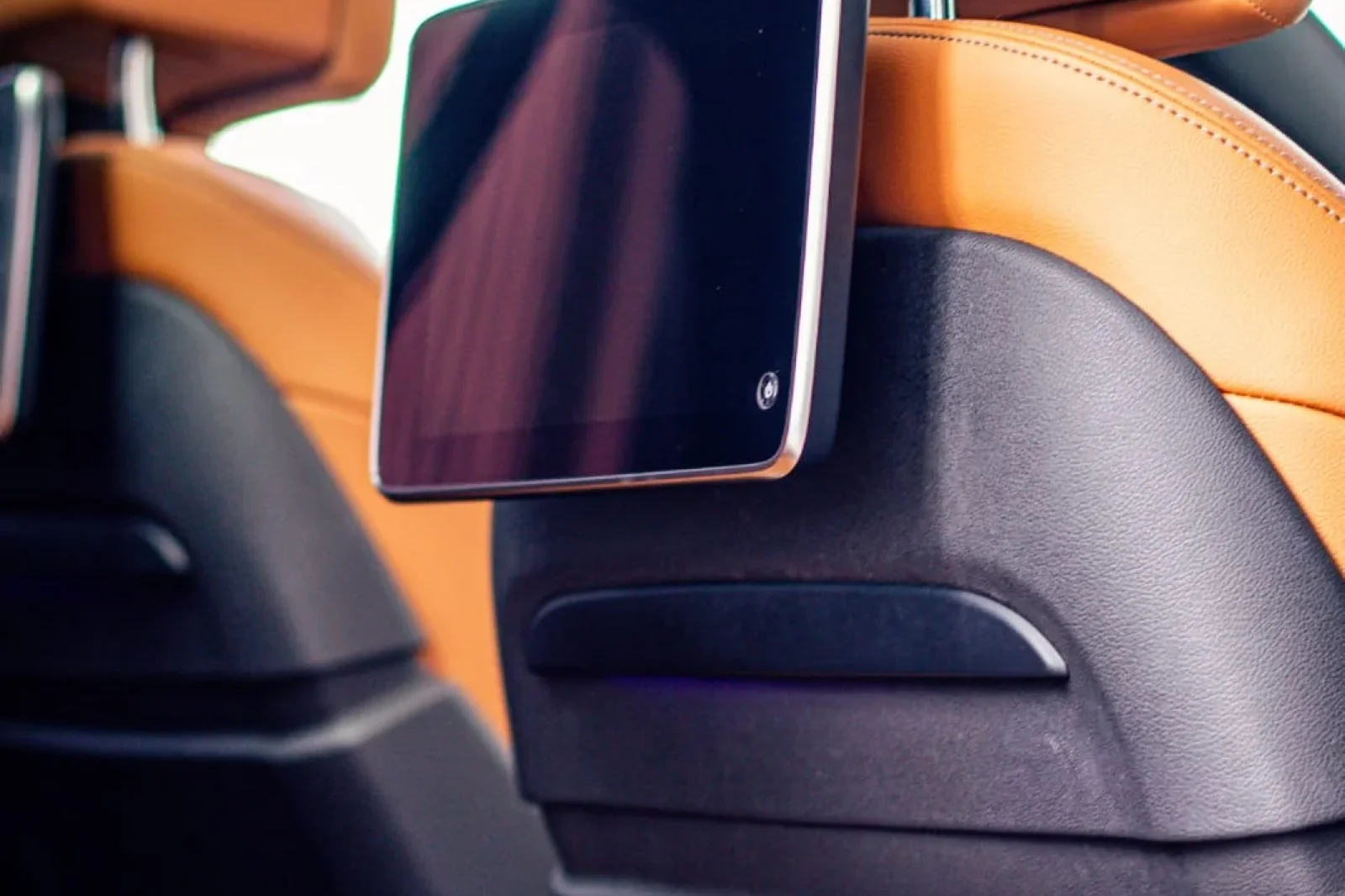 Miete BMW X5  Schwarz 2024 in der Dubai