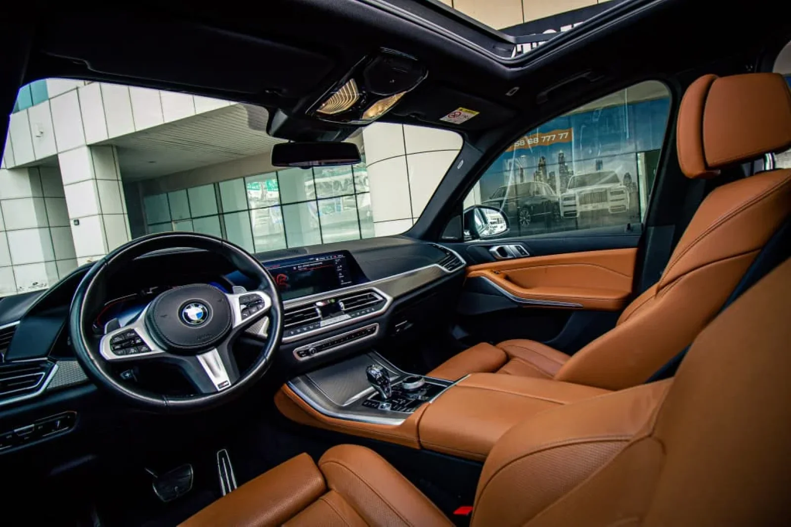 Miete BMW X5  Schwarz 2024 in der Dubai