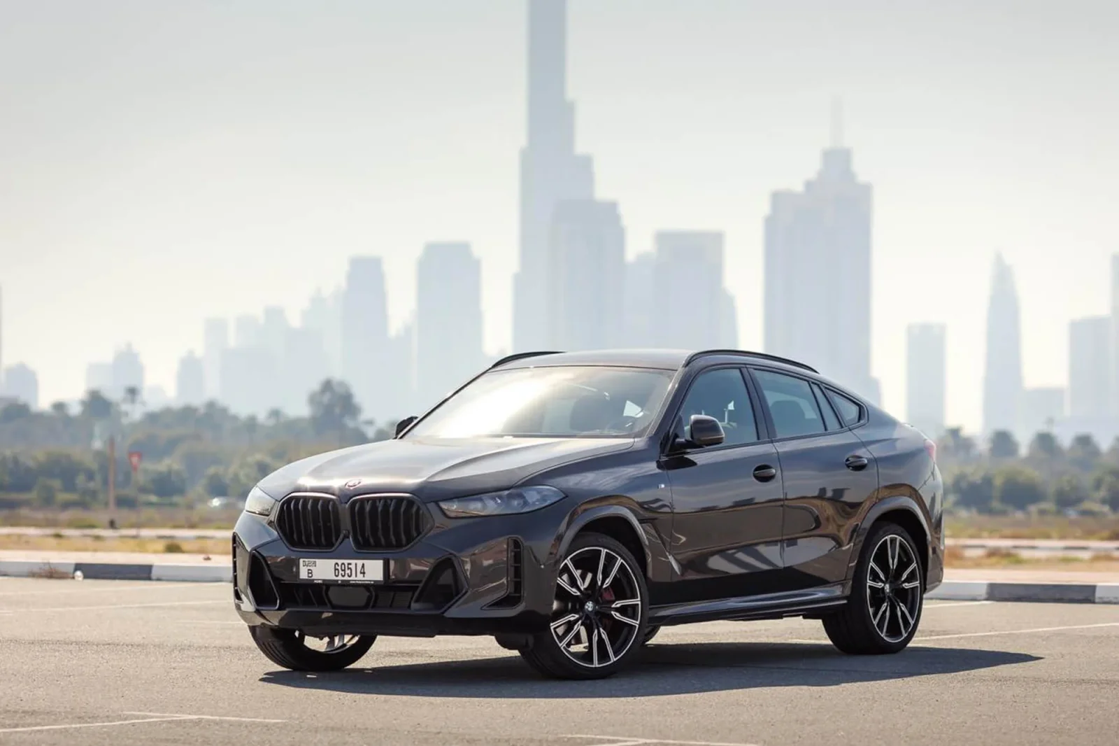 Loyer BMW X6  Noir 2024 en Dubai