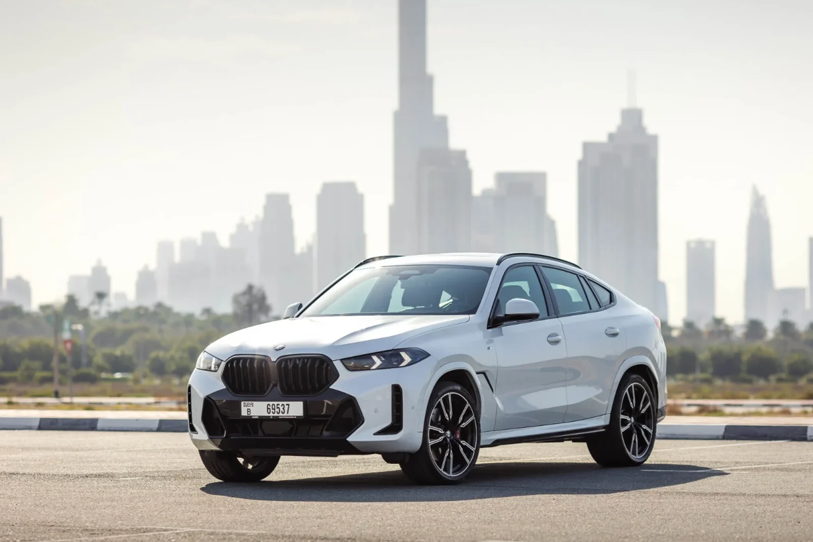 Huren BMW X6  Wit 2024 in Dubai