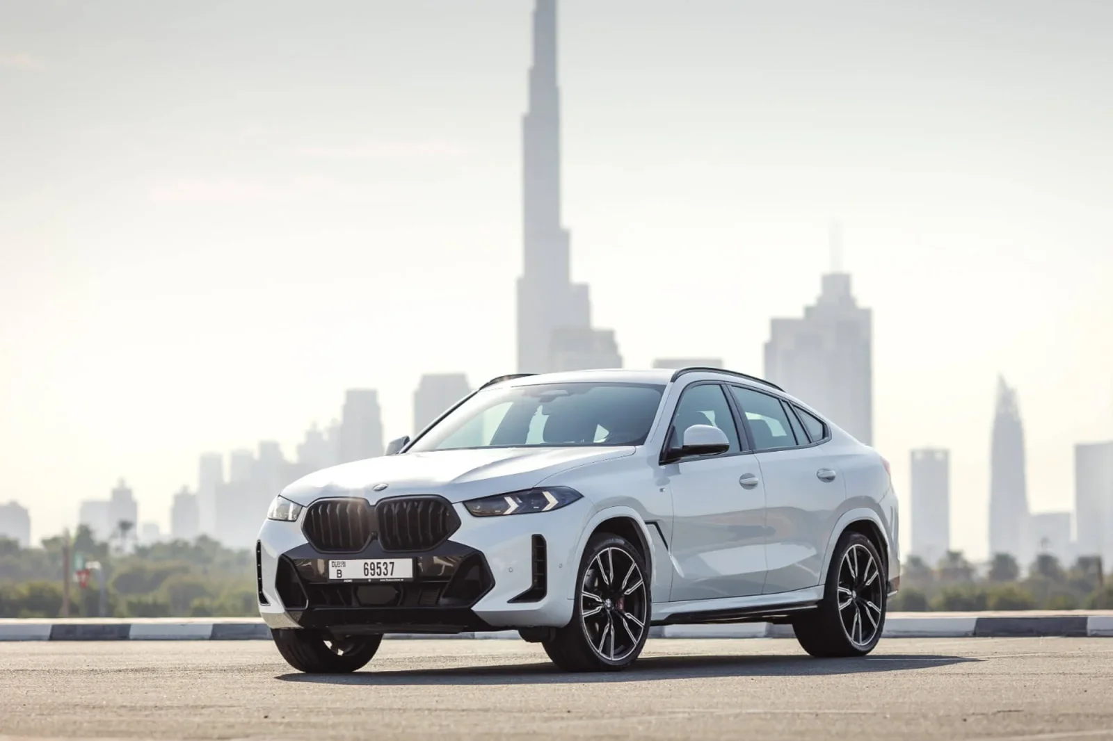 Loyer BMW X6  Blanc 2024 en Dubai