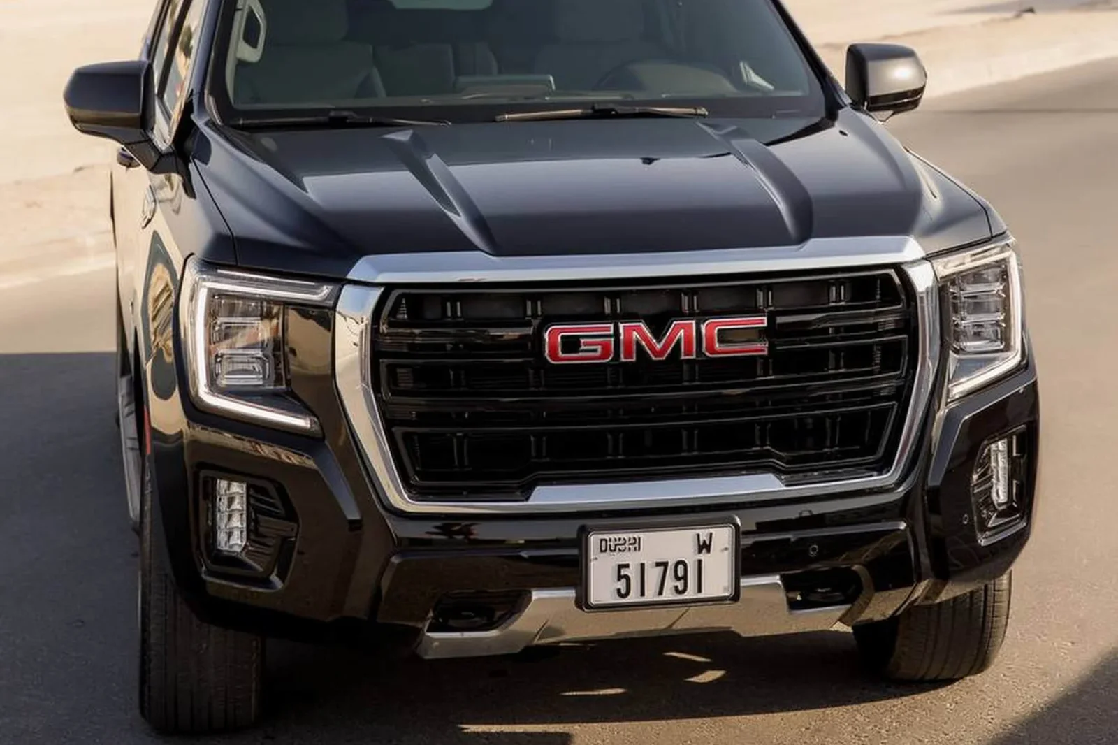 Alquiler GMC Yukon  Negro 2022 en Dubái