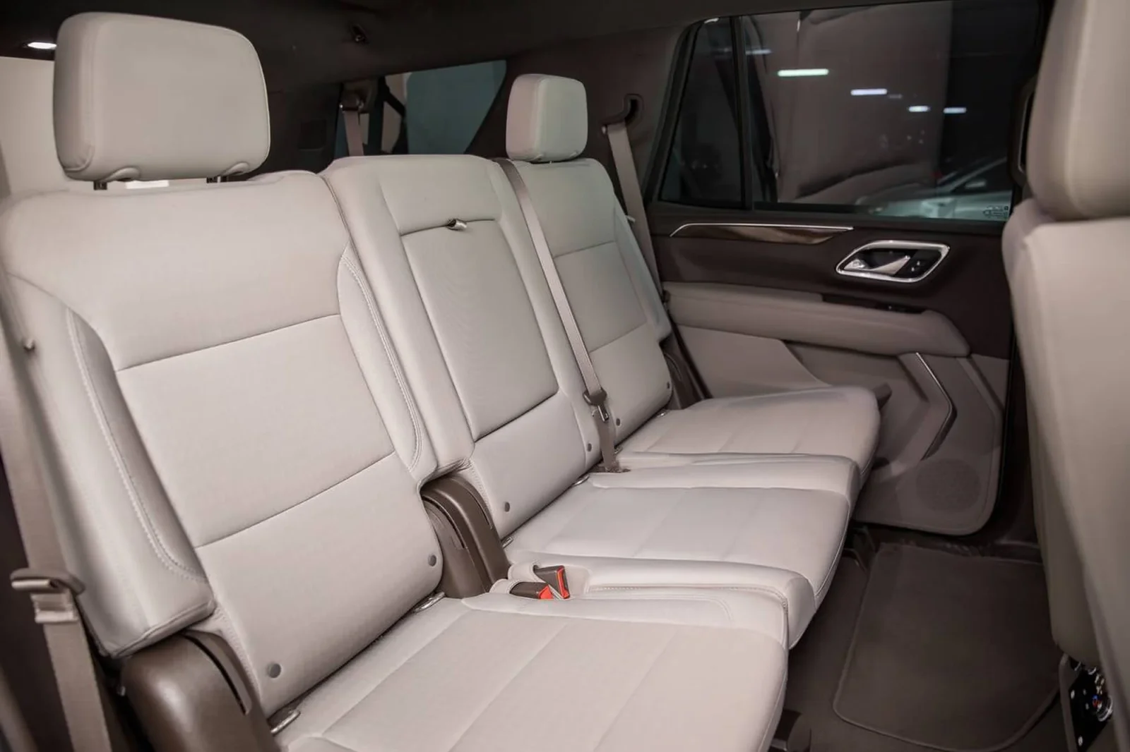 Alquiler GMC Yukon  Negro 2022 en Dubái