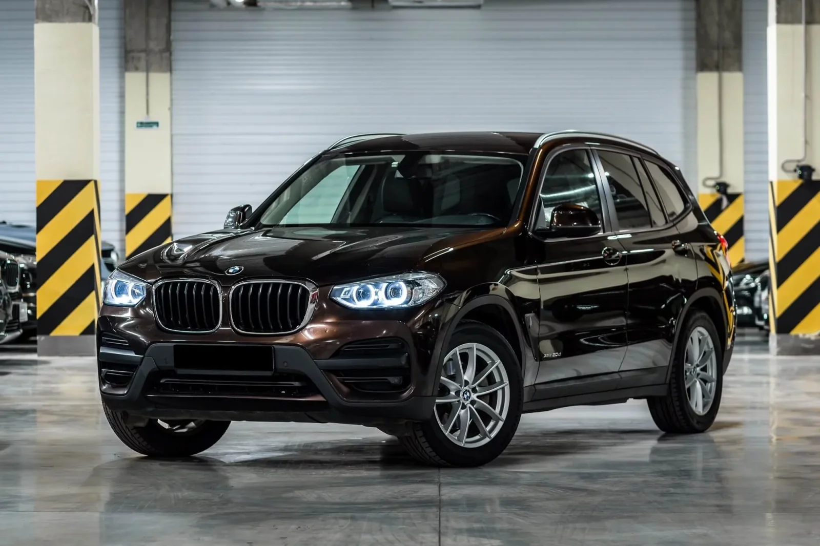 Miete BMW X3  Braun 2021 in der Dubai