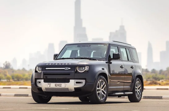 Land Rover Defender Черный 2023