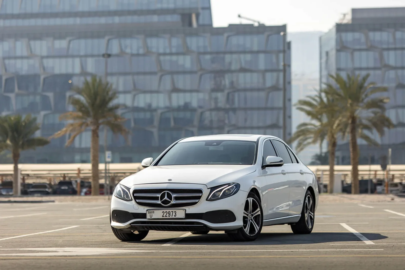 Loyer Mercedes-Benz E-Class  Blanc 2019 en Dubai