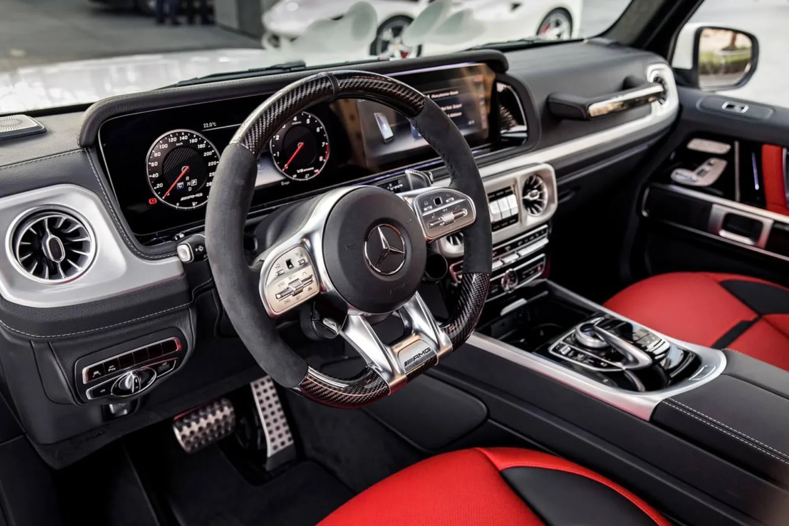 Alquiler Mercedes-Benz G-Class G63 AMG Negro 2020 en Dubái