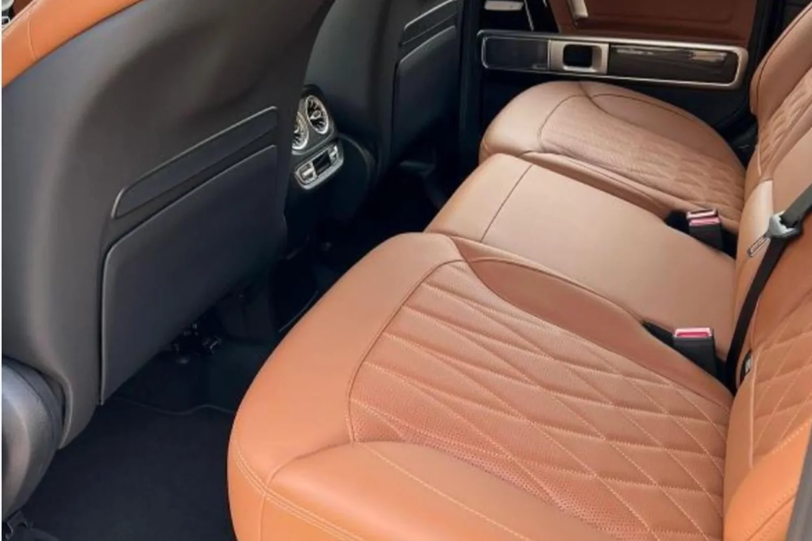 Alquiler Mercedes-Benz G-Class G63 AMG Negro 2022 en Dubái