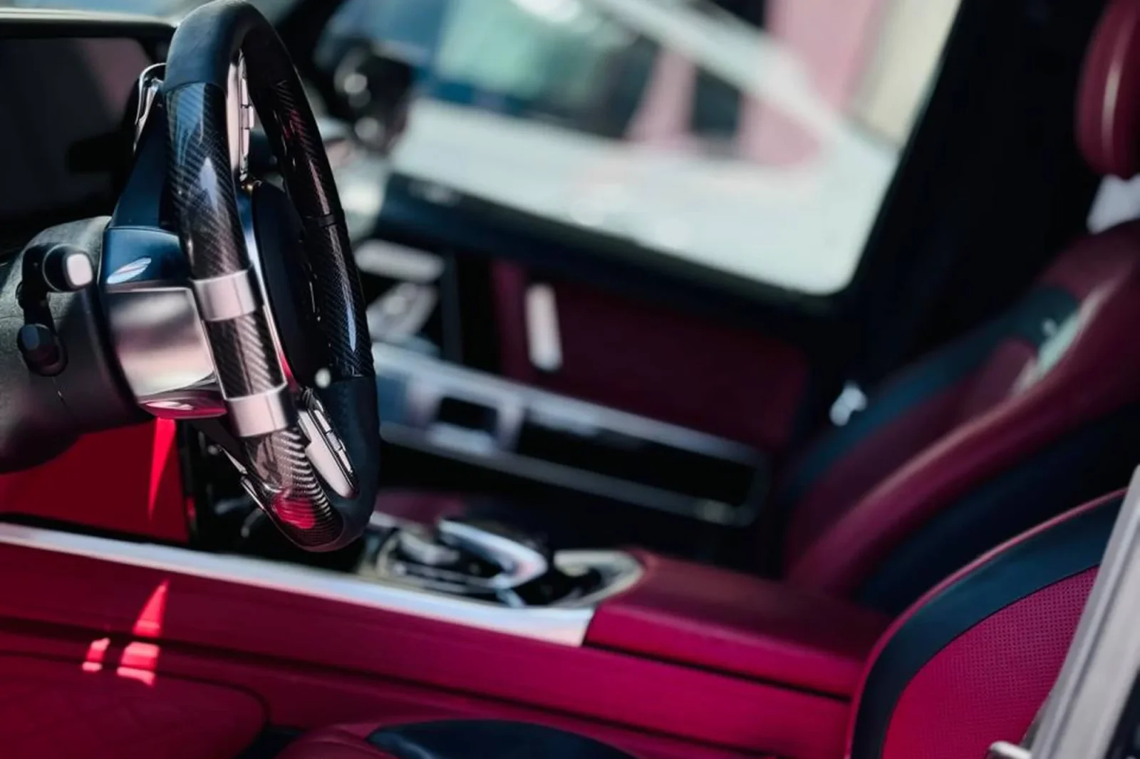 Huren Mercedes-Benz G-Class  Wit 2022 in Dubai