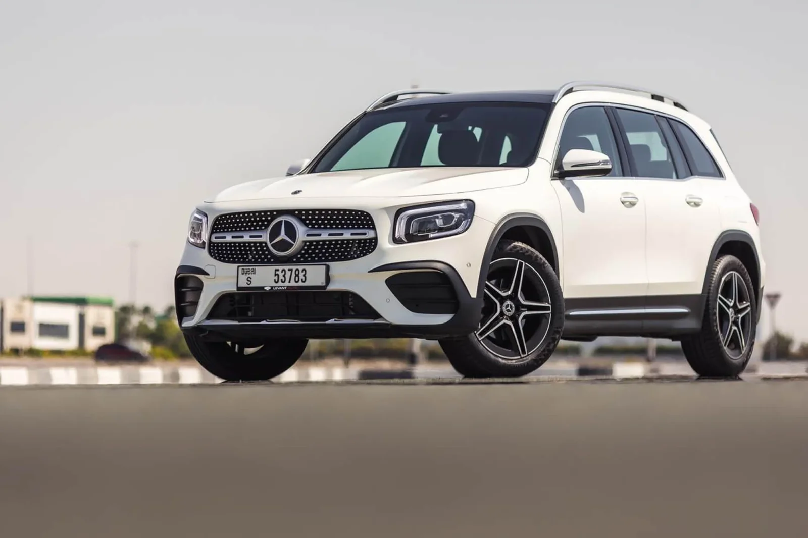 Miete Mercedes-Benz GLB-Class  Weiß 2022 in der Dubai