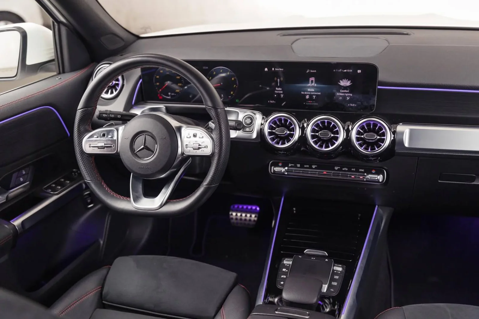 Miete Mercedes-Benz GLB-Class  Weiß 2022 in der Dubai