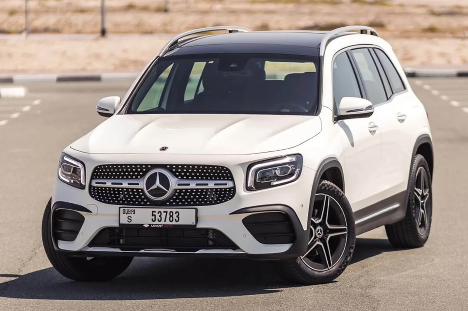 Miete Mercedes-Benz GLB-Class  Weiß 2022 in der Dubai