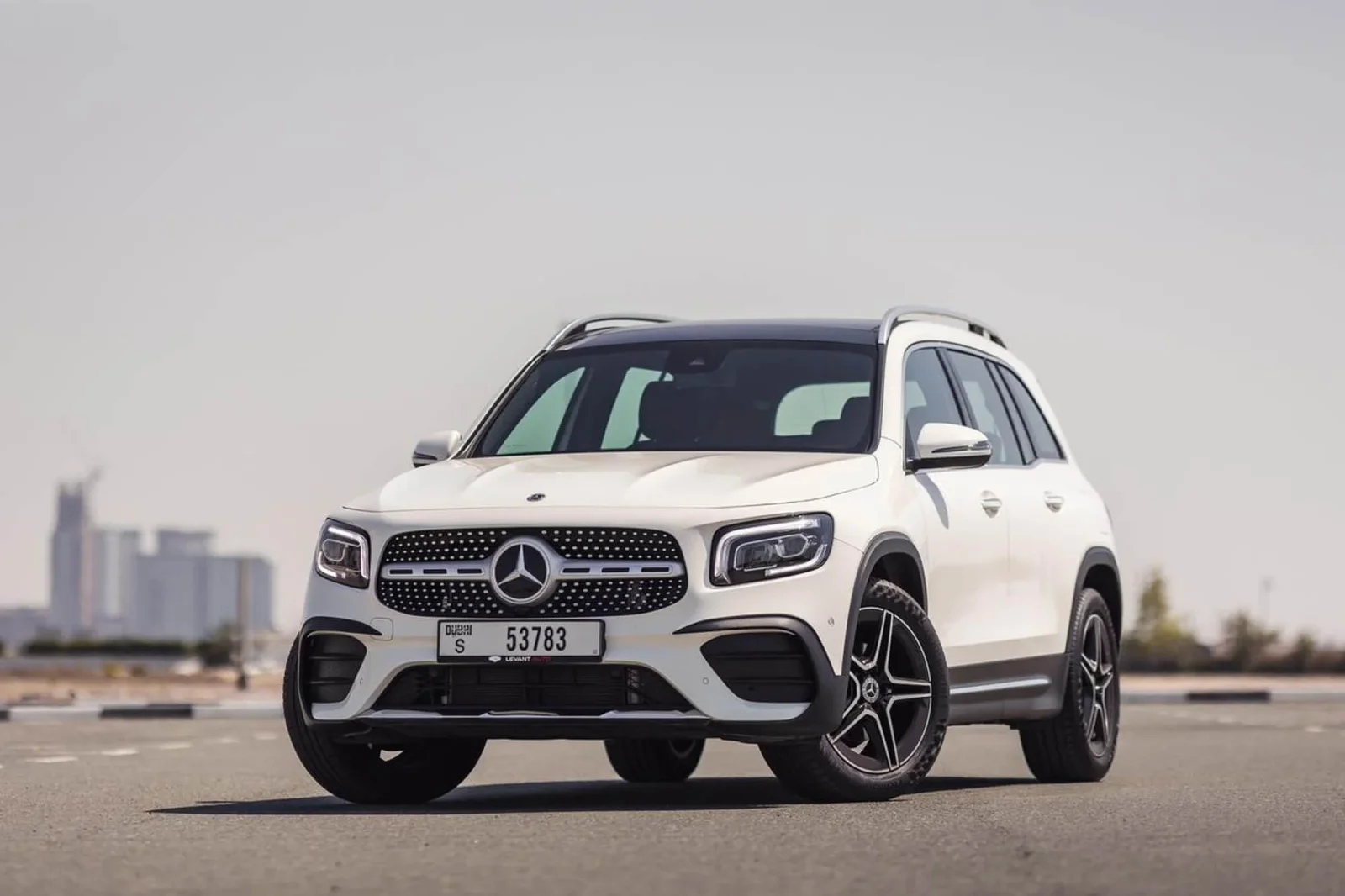 Miete Mercedes-Benz GLB-Class  Weiß 2022 in der Dubai