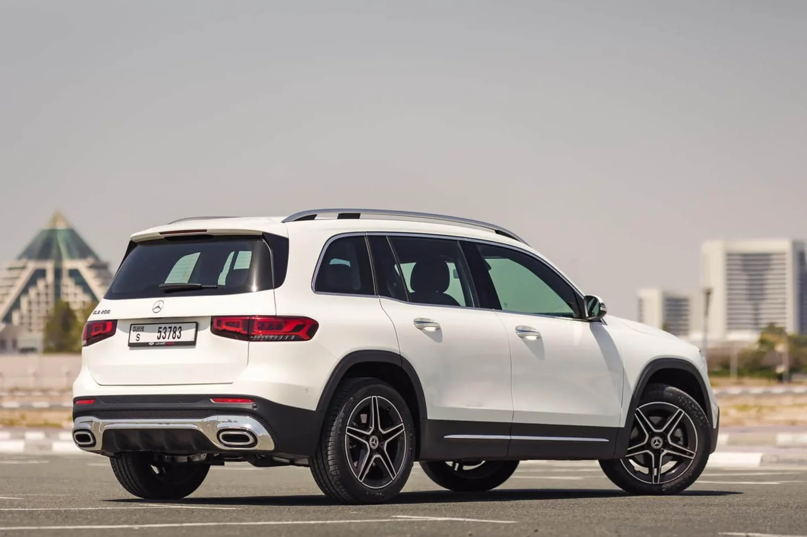 Miete Mercedes-Benz GLB-Class  Weiß 2022 in der Dubai