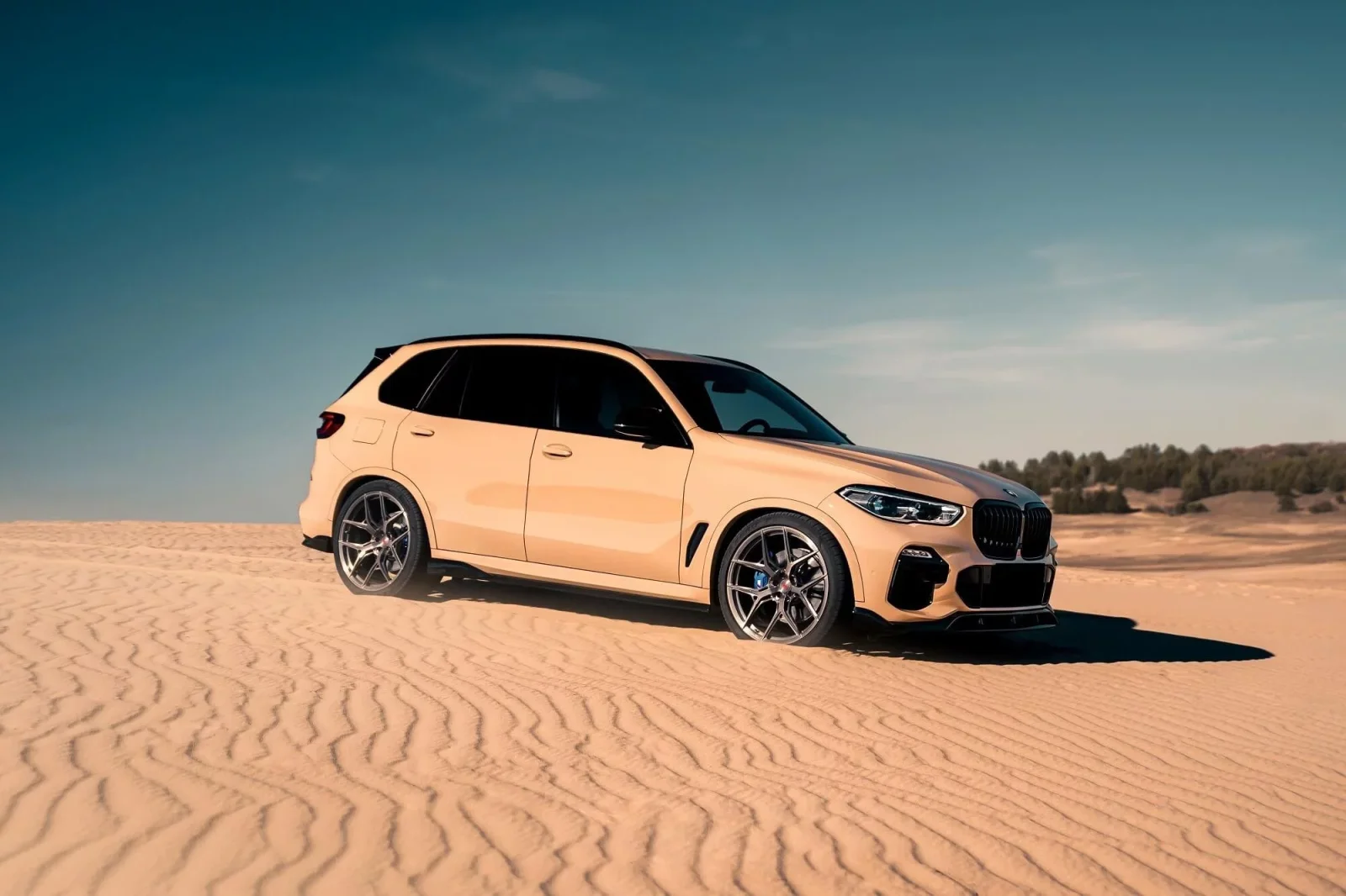 Alquiler BMW X5  Dorado 2021 en Dubái