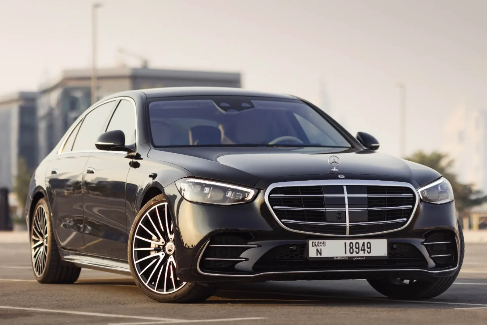 Kiralık Mercedes-Benz S-Class  Siyah 2022 içinde Dubai