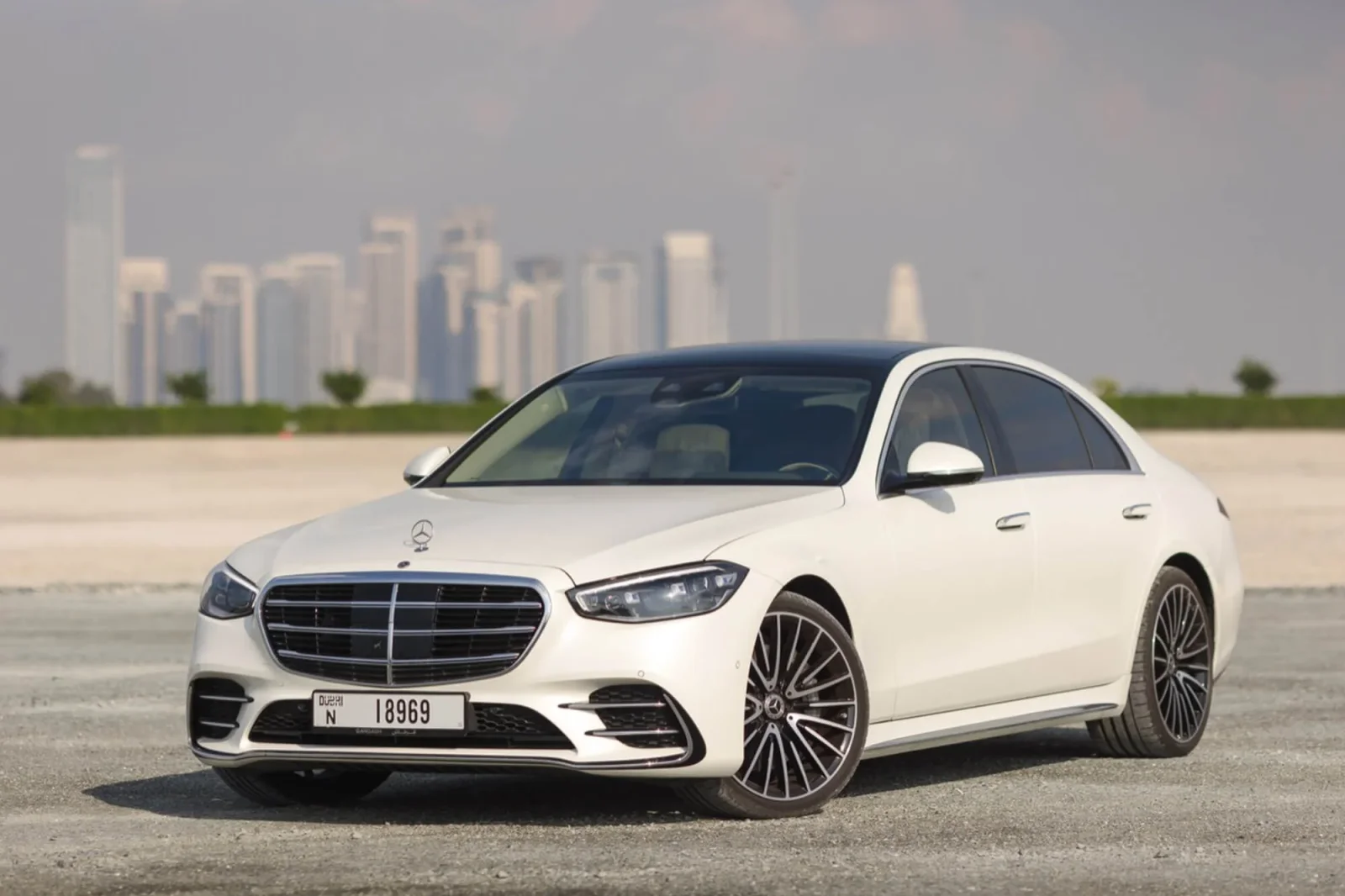 Kiralık Mercedes-Benz S-Class  Beyaz 2022 içinde Dubai