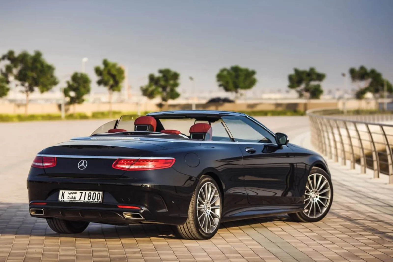 Loyer Mercedes-Benz S-Class  Noir 2017 en Dubai