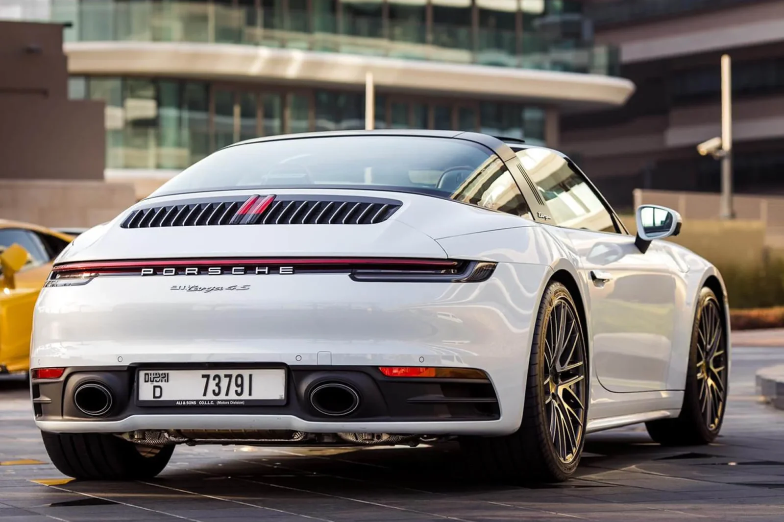 Alquiler Porsche 911 Targa 4s Blanco 2020 en Dubái