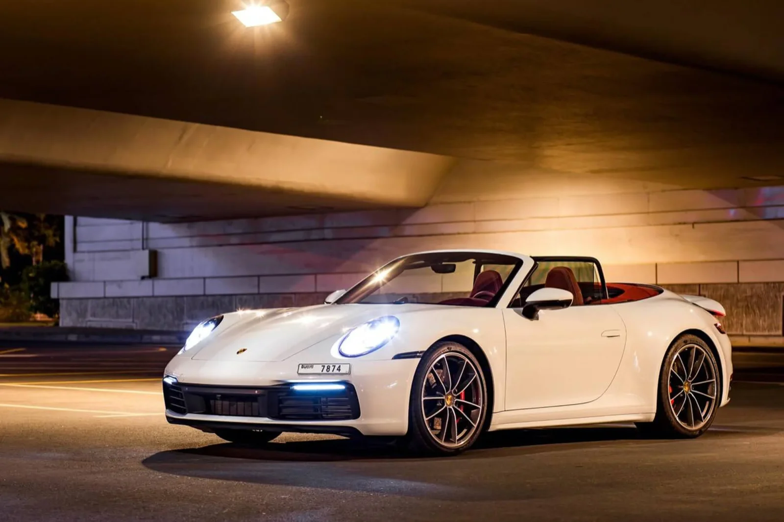 Miete Porsche 911  Weiß 2020 in der Dubai