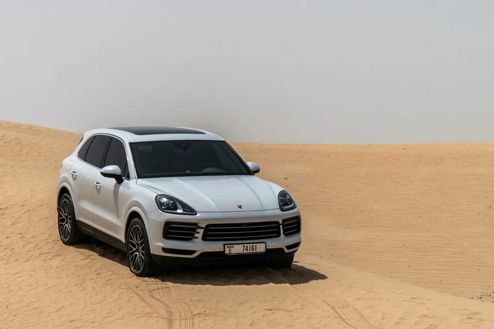 Kiralık Porsche Cayenne  Beyaz 2019 içinde Dubai