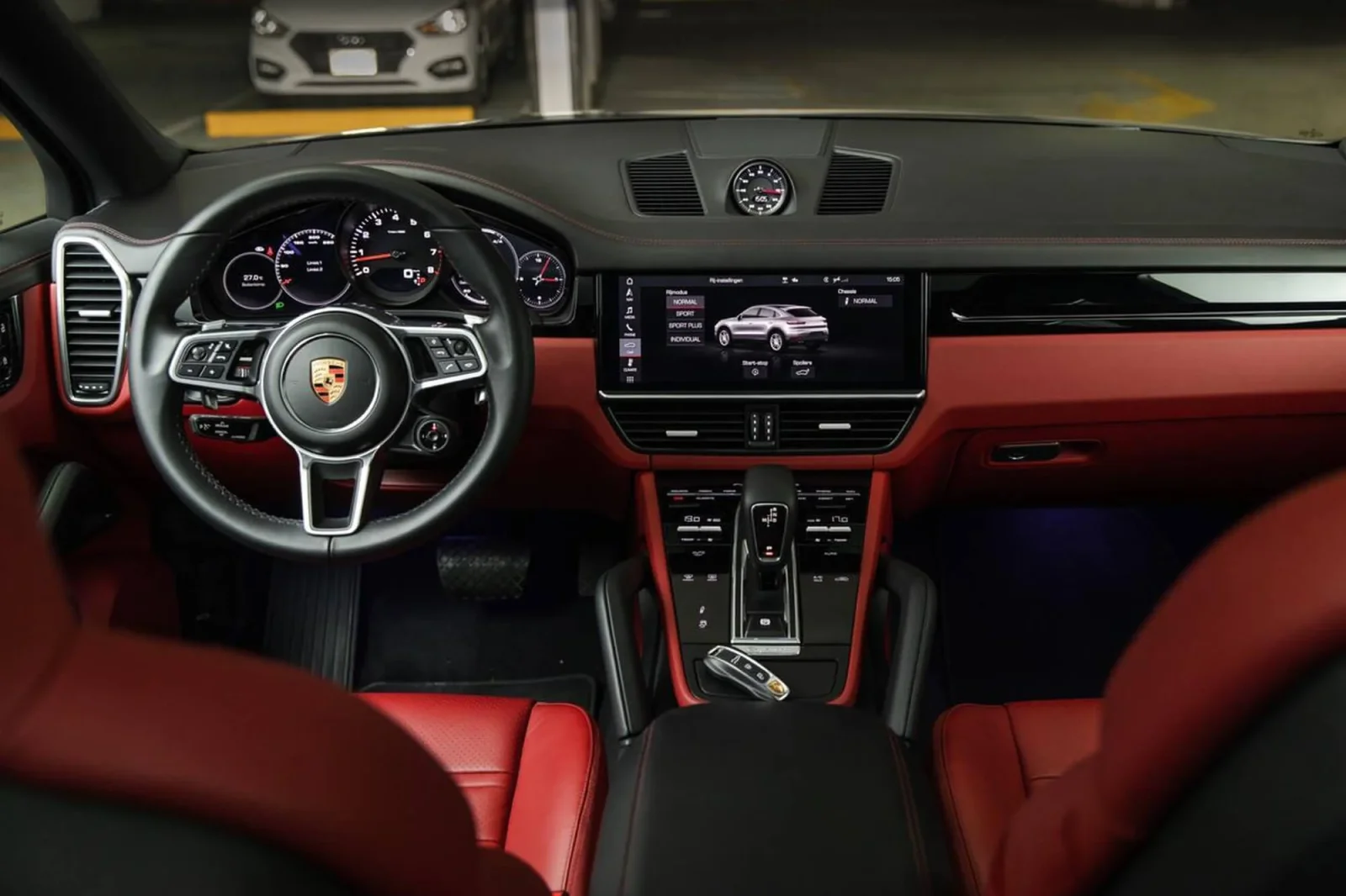 Kiralık Porsche Cayenne Coupe  Siyah 2020 içinde Dubai