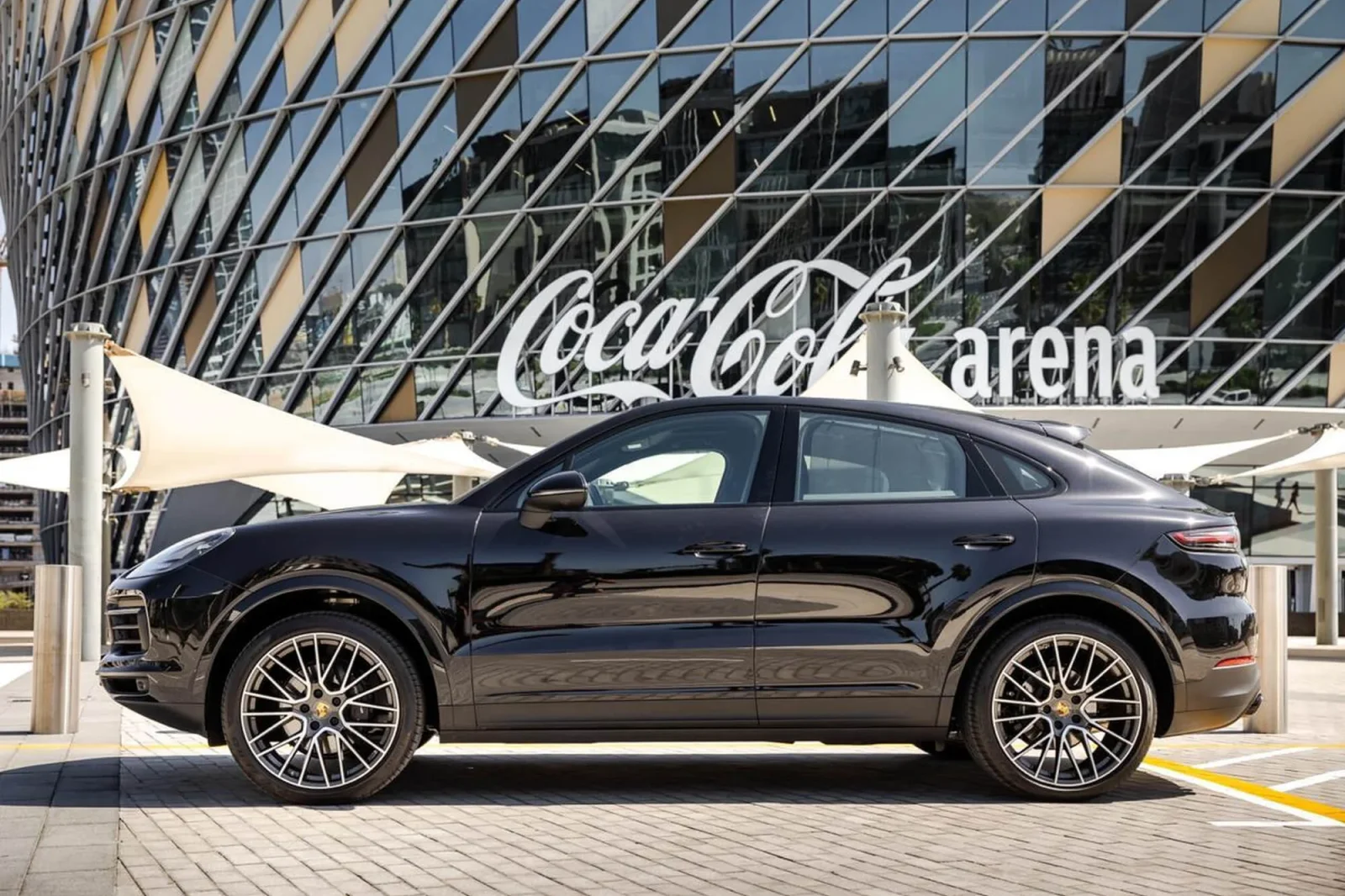 Kiralık Porsche Cayenne Coupe  Siyah 2020 içinde Dubai