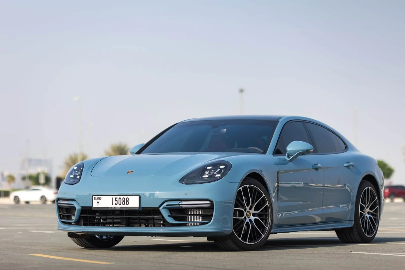 Loyer Porsche Panamera  Bleu 2023 en Dubai