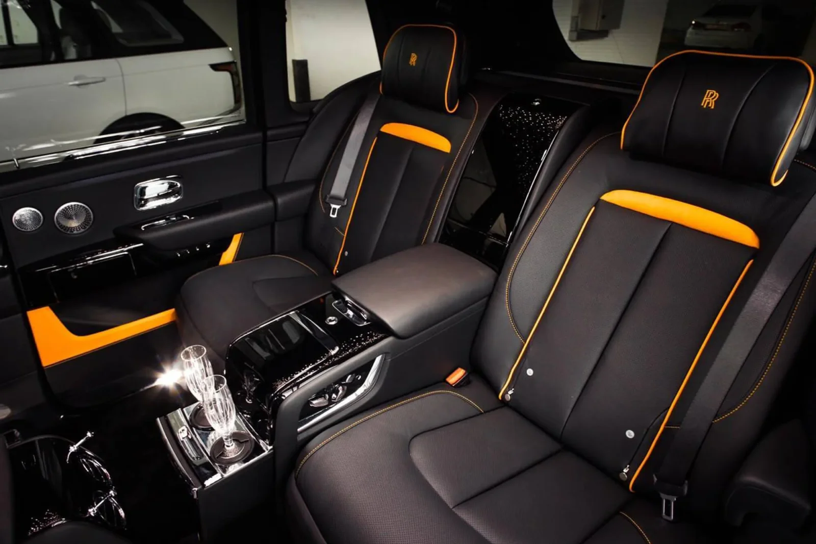Alquiler Rolls-Royce Cullinan  Negro 2020 en Dubái