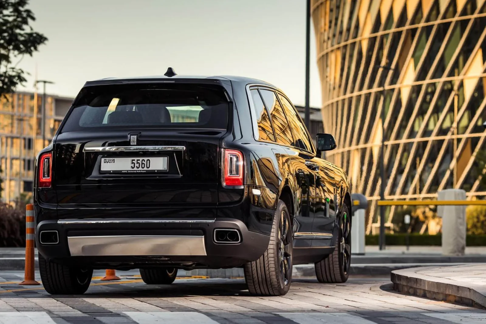 Alquiler Rolls-Royce Cullinan  Negro 2020 en Dubái
