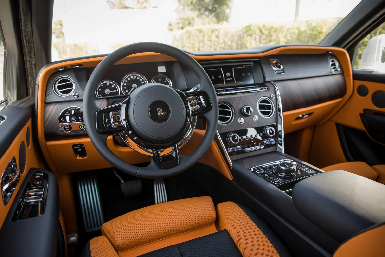 Affitto Rolls-Royce Cullinan  Bianco 2022 in Dubai