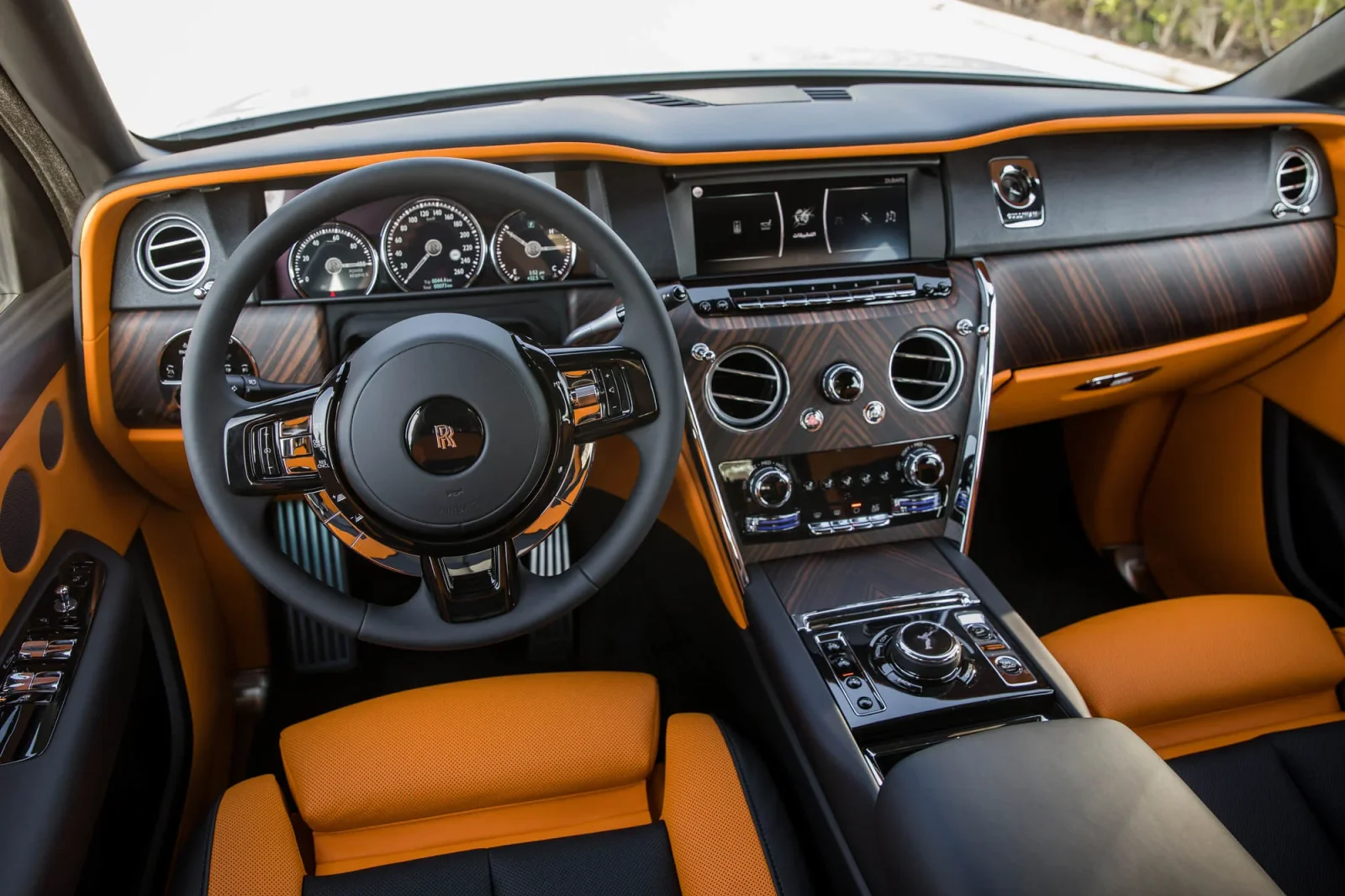 Affitto Rolls-Royce Cullinan  Bianco 2022 in Dubai