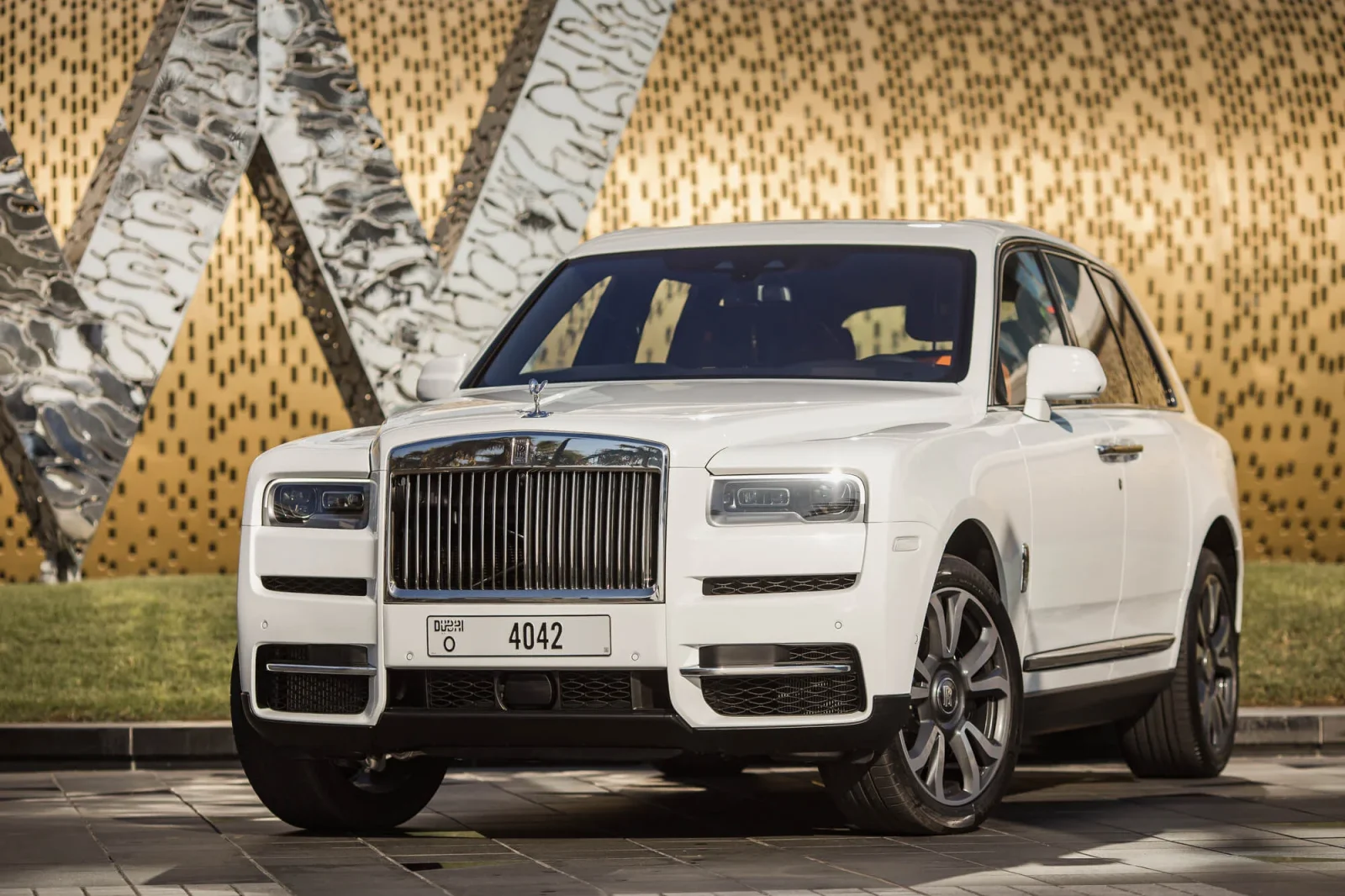 Affitto Rolls-Royce Cullinan  Bianco 2022 in Dubai