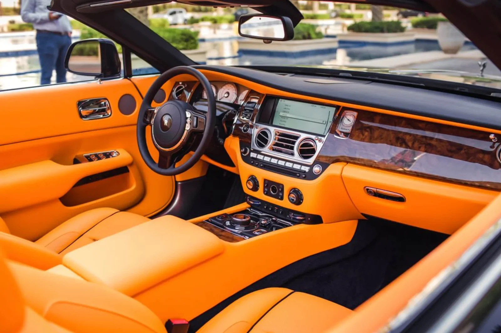 Alquiler Rolls-Royce Dawn  Azul 2017 en Dubái