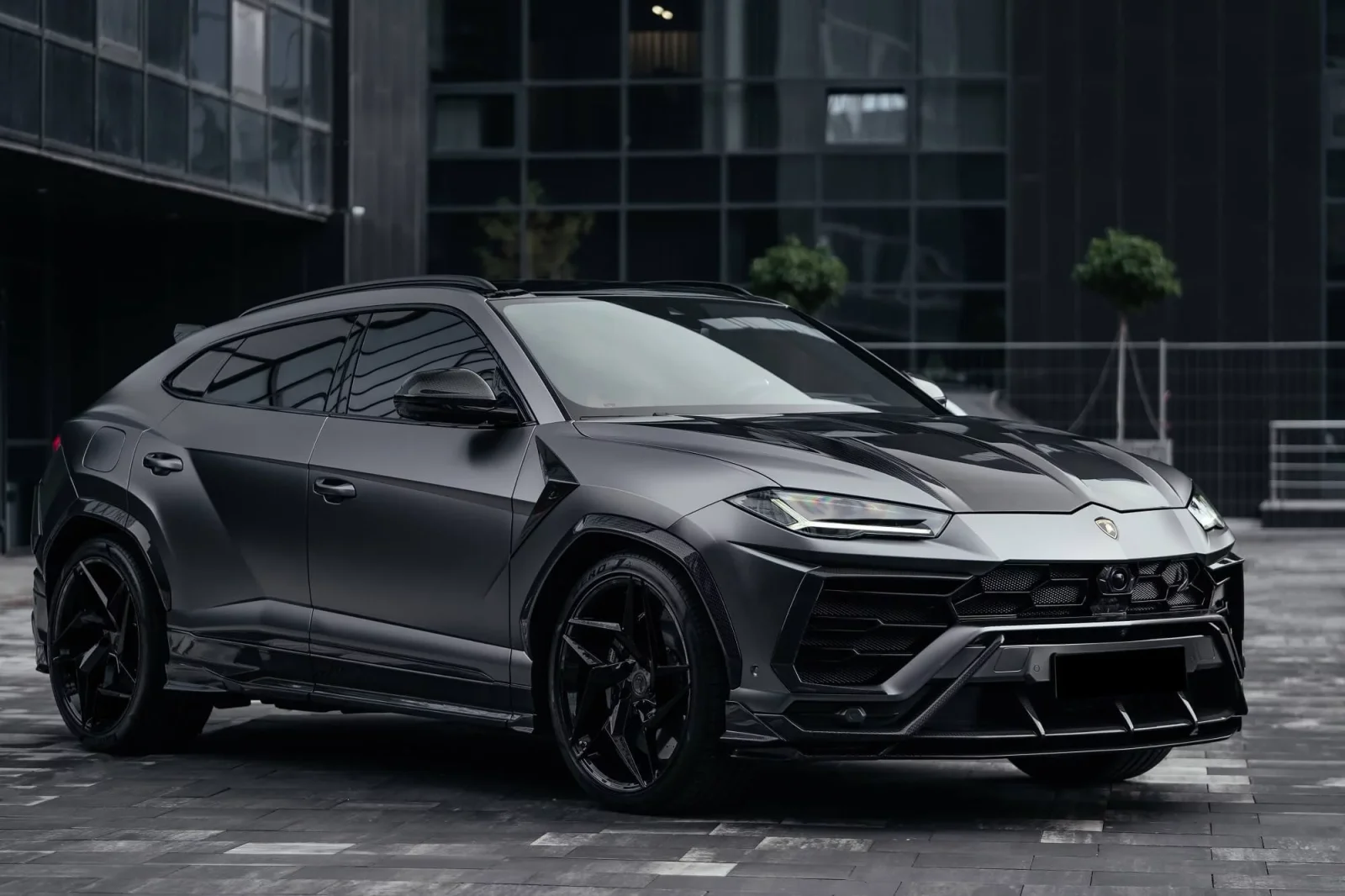 Alquiler Lamborghini Urus  Gris 2022 en Dubái - 3 