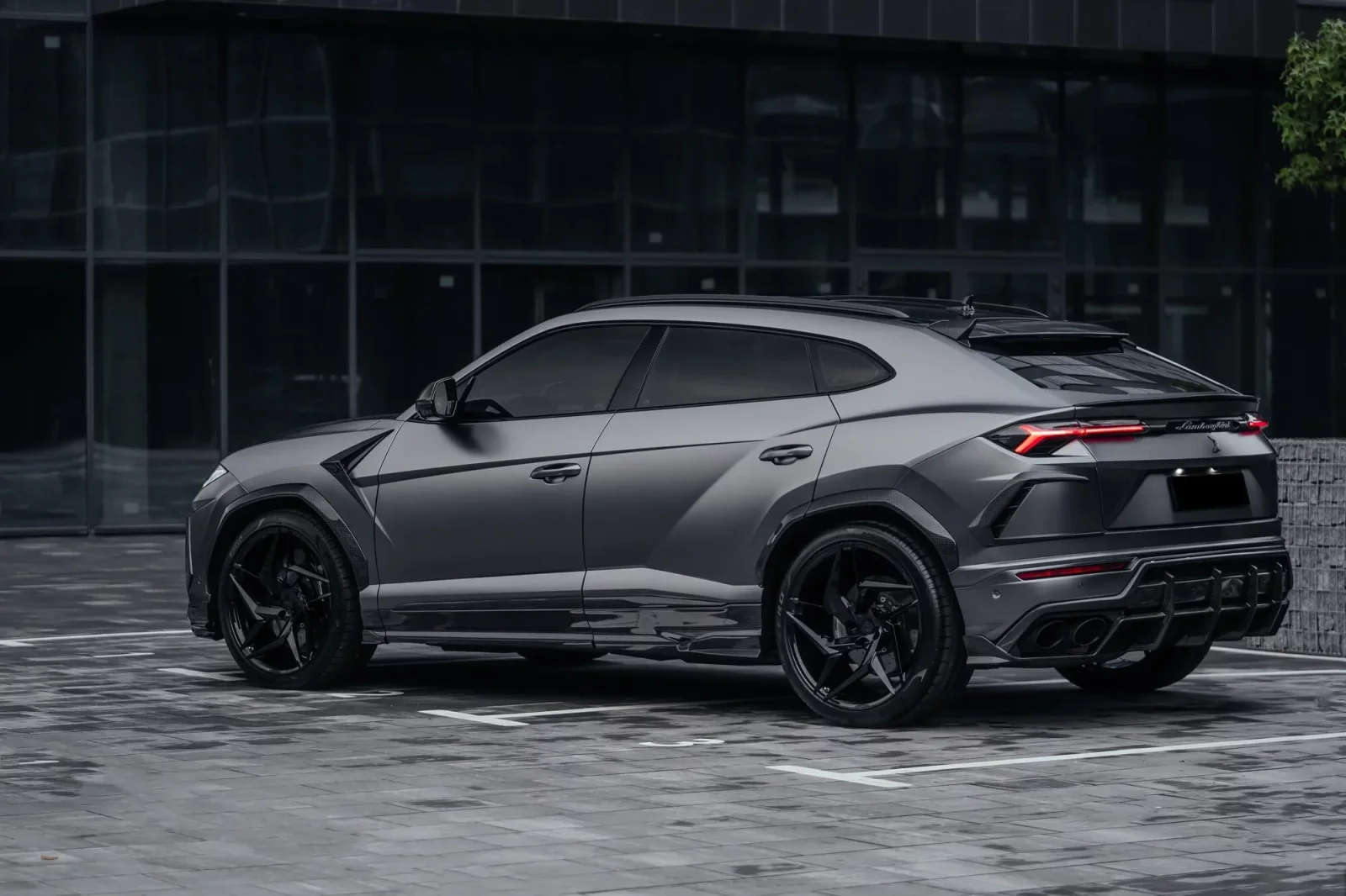 Alquiler Lamborghini Urus  Gris 2022 en Dubái - 4 