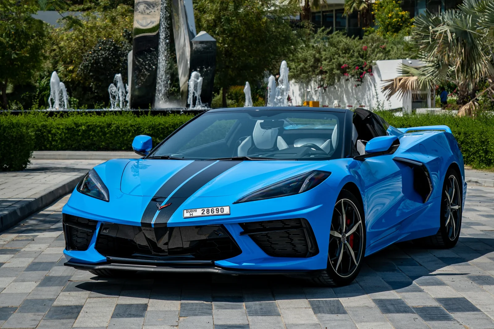 Loyer Chevrolet Corvette Stingray Cabrio Bleu ciel 2022 en Dubai