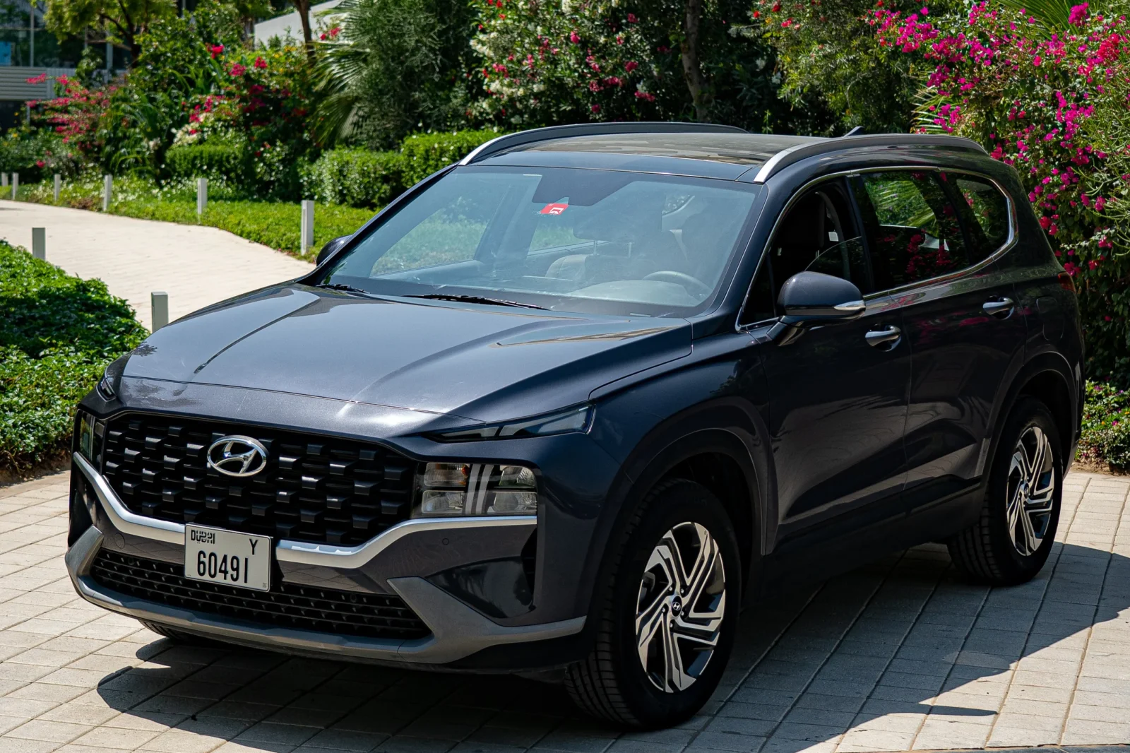 Loyer Hyundai Santa Fe  Noir 2023 en Dubai