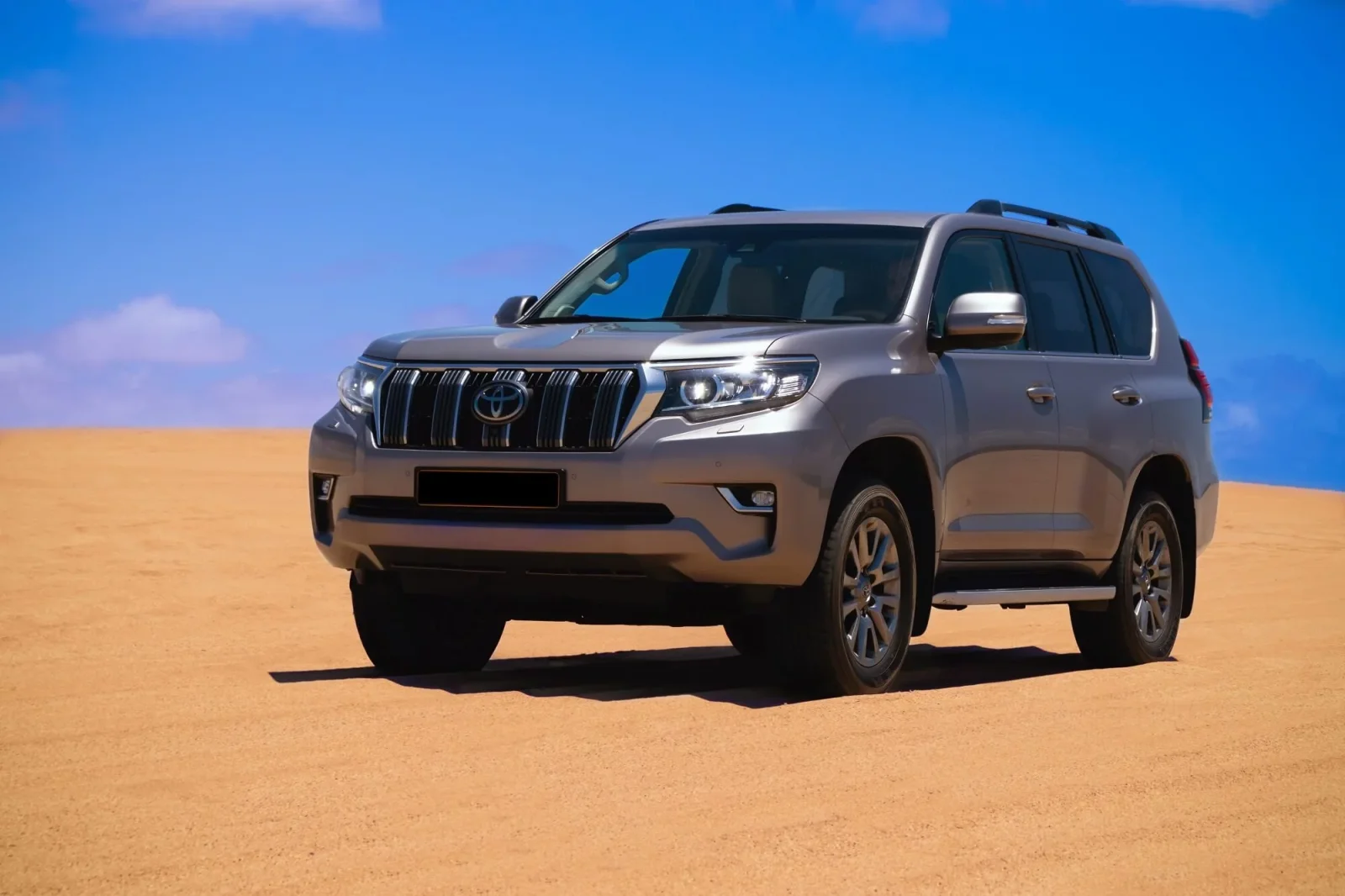Alquiler Toyota Land Cruiser Prado  Plata 2021 en Dubái - 2 