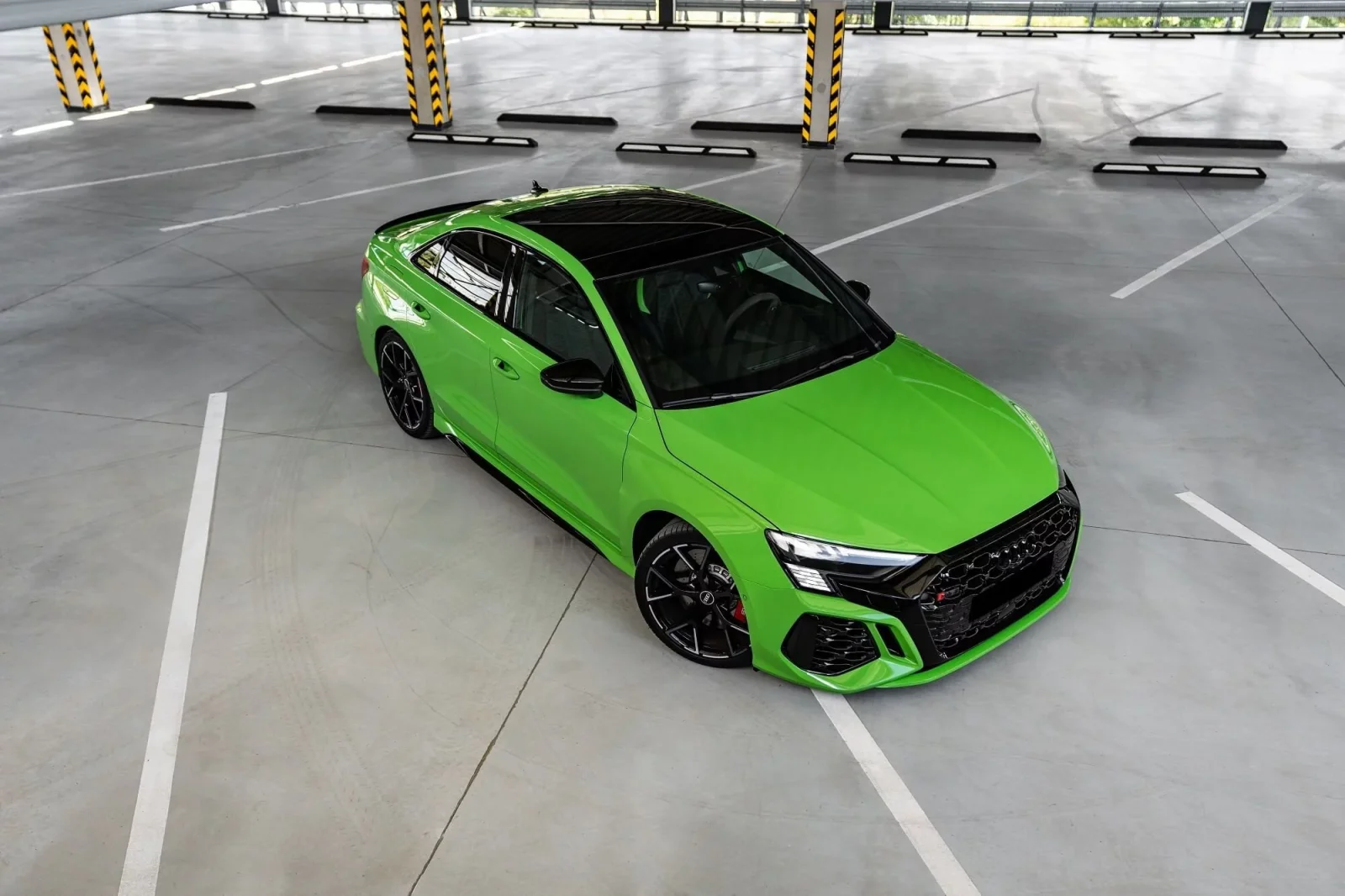 Affitto Audi RS3  Verde 2022 in Dubai - 2 