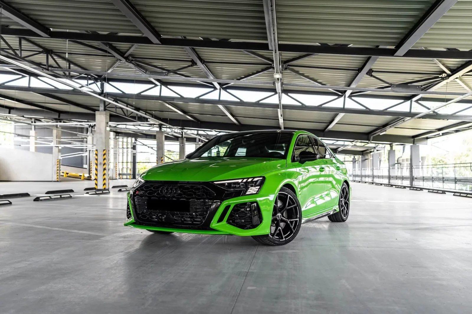 Miete Audi RS3  Grün 2022 in der Dubai