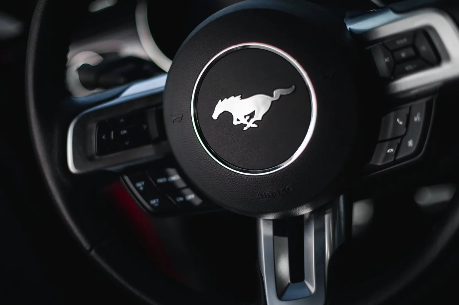 Kiralık Ford Mustang  Kırmızı 2020 içinde Dubai - 7 