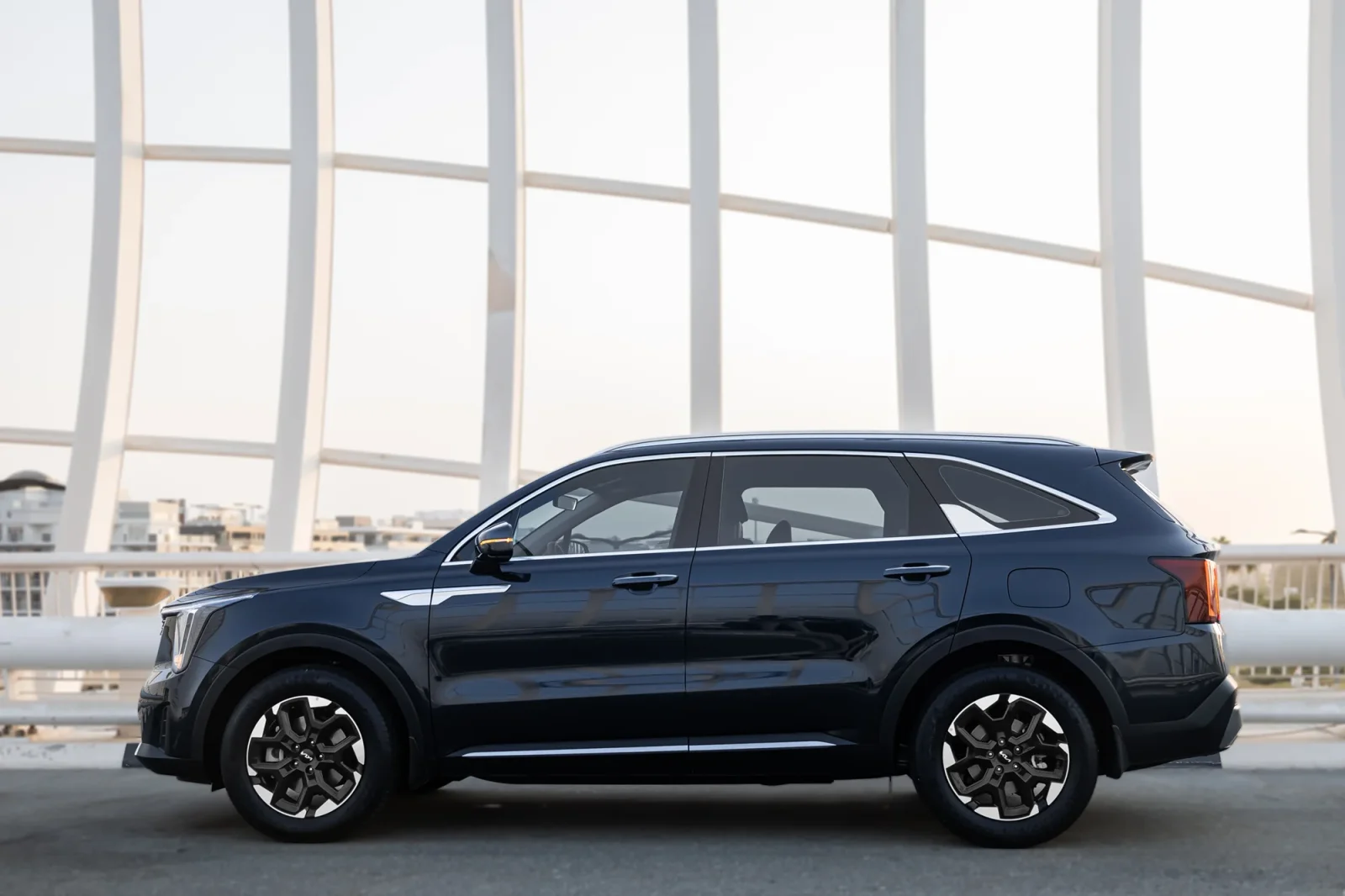 Huren Kia Sorento  Blauw 2024 in Dubai - 8 