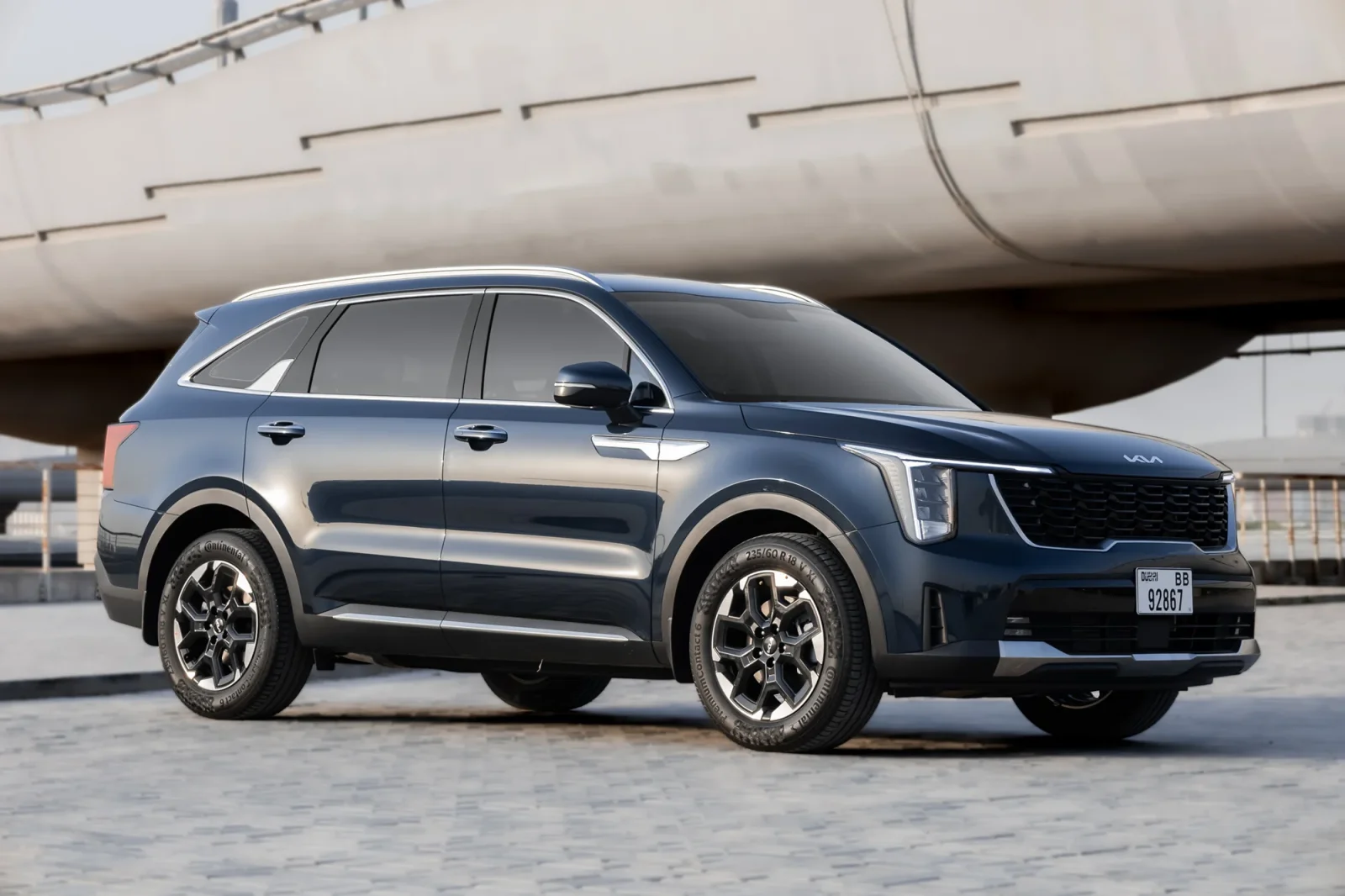 Huren Kia Sorento  Blauw 2024 in Dubai - 2 