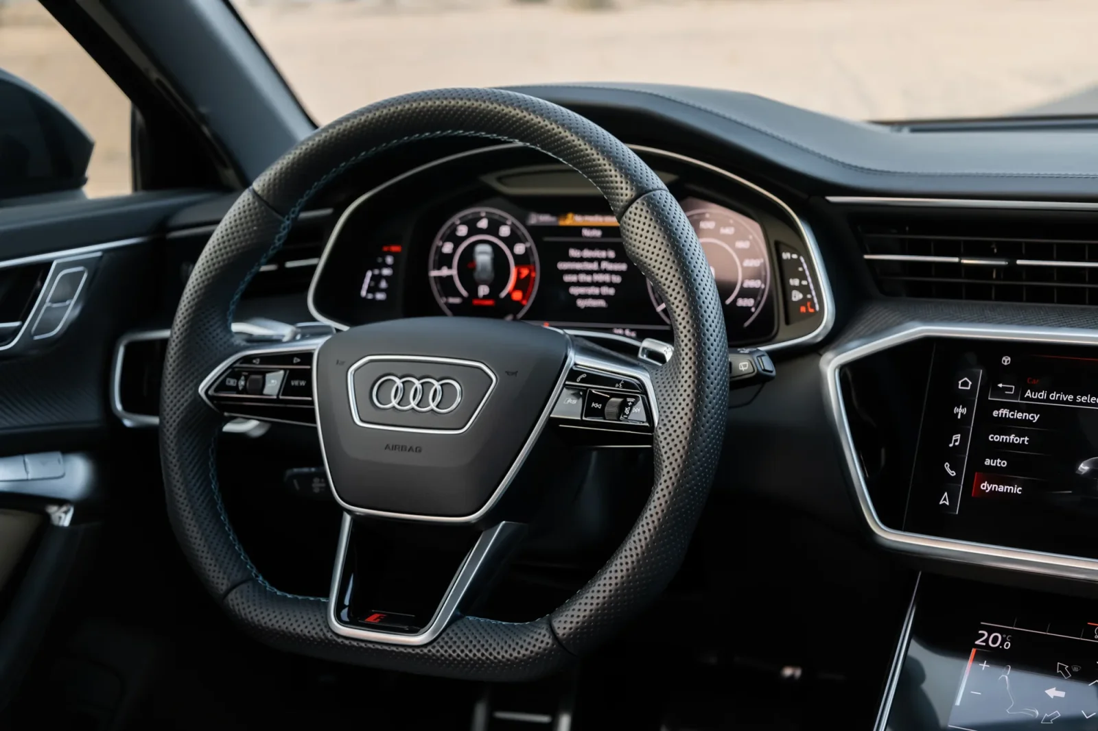 Huren Audi RS6  Blauw 2023 in Dubai - 5 