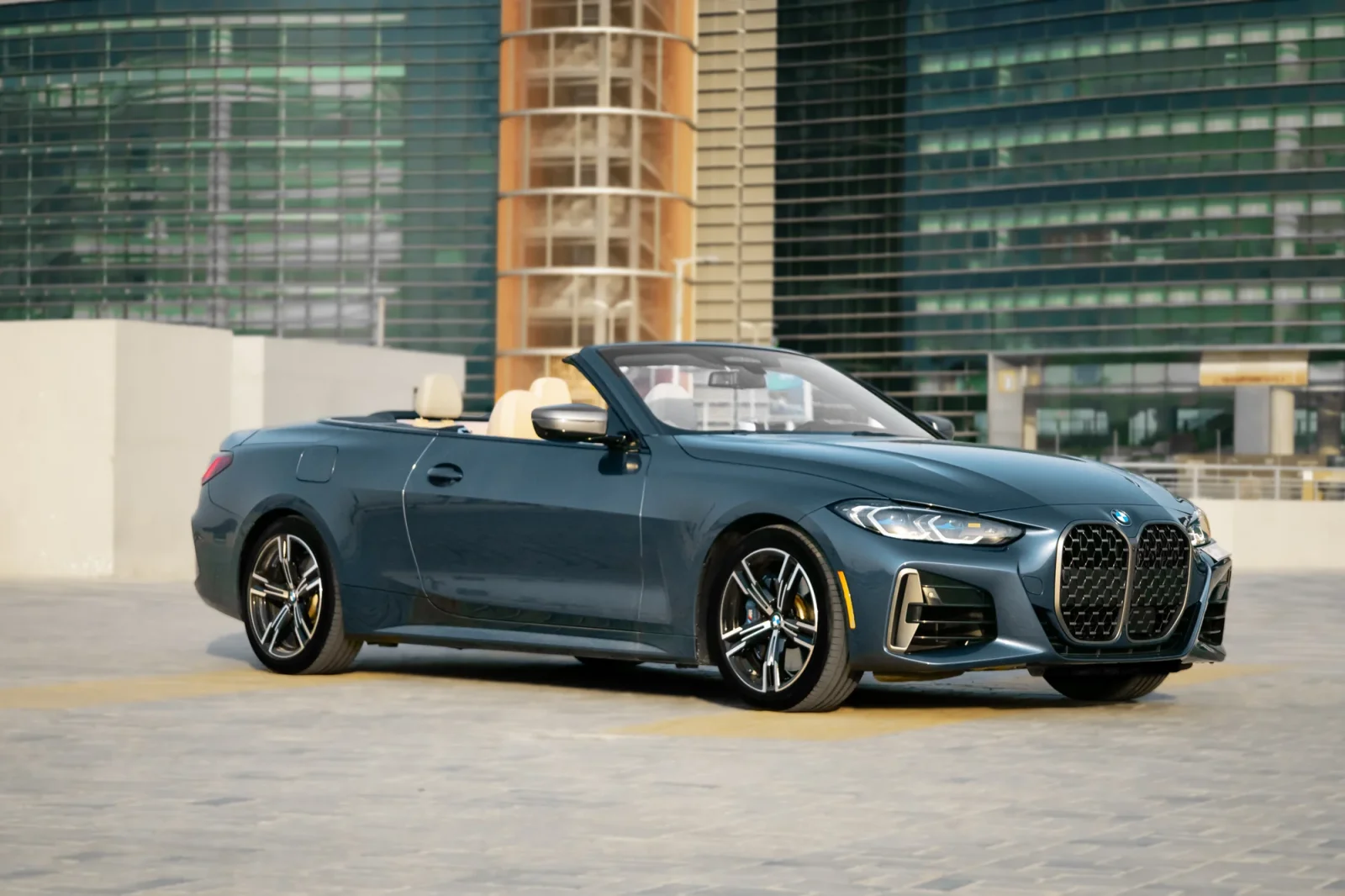 Huren BMW 4-Series M440 Blauw 2021 in Dubai - 2 