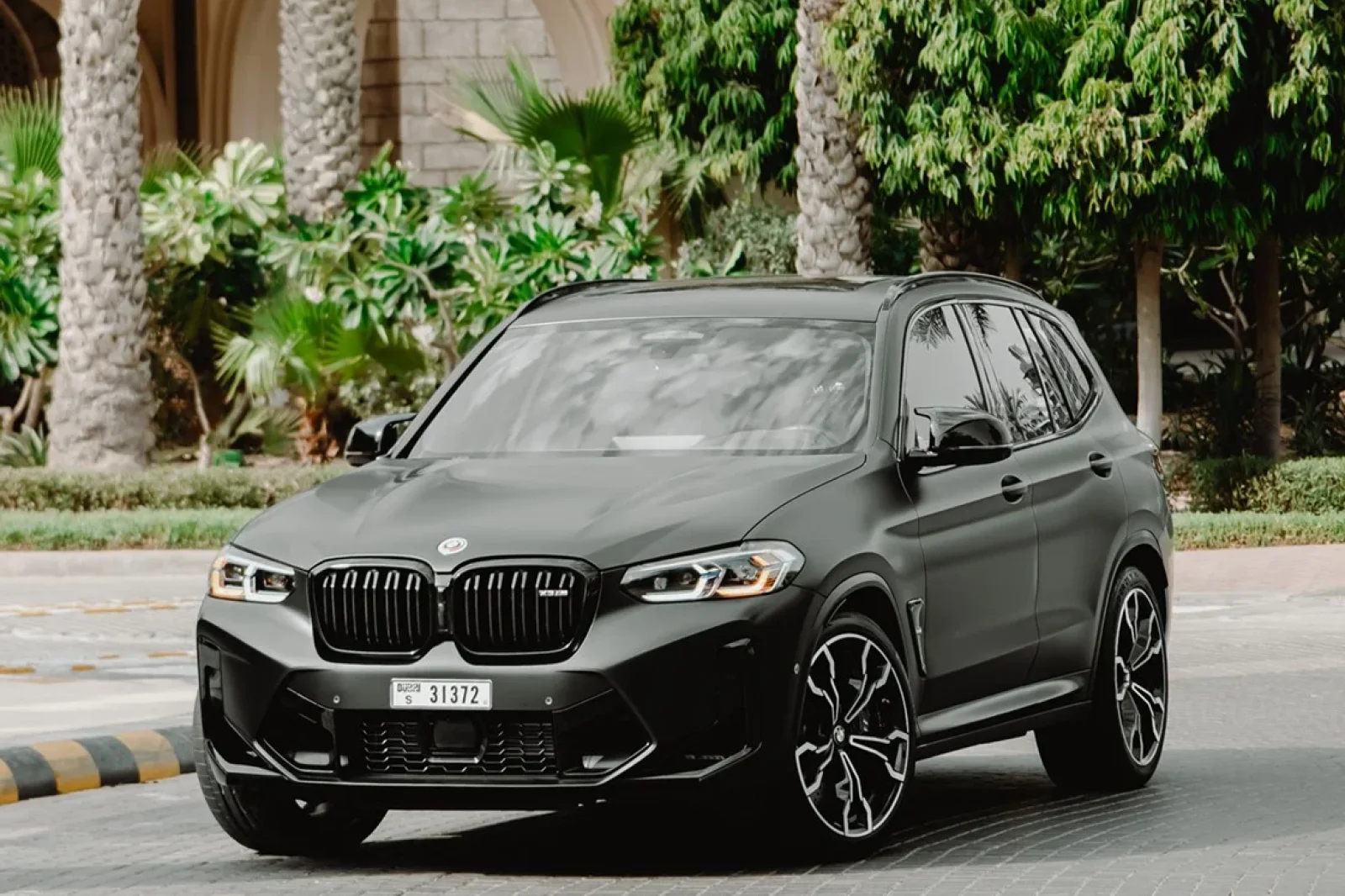 Kiralık BMW X3 M Competition Siyah 2023 içinde Dubai